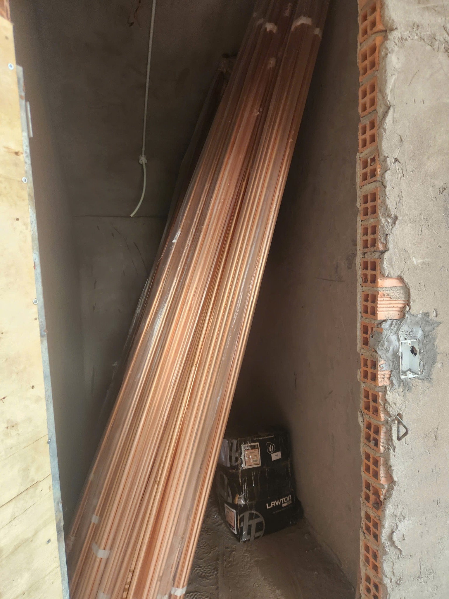 Ống đồng sử dụng cho quá trình triển khai hệ thống tại Bệnh viện Đông Sài Gòn