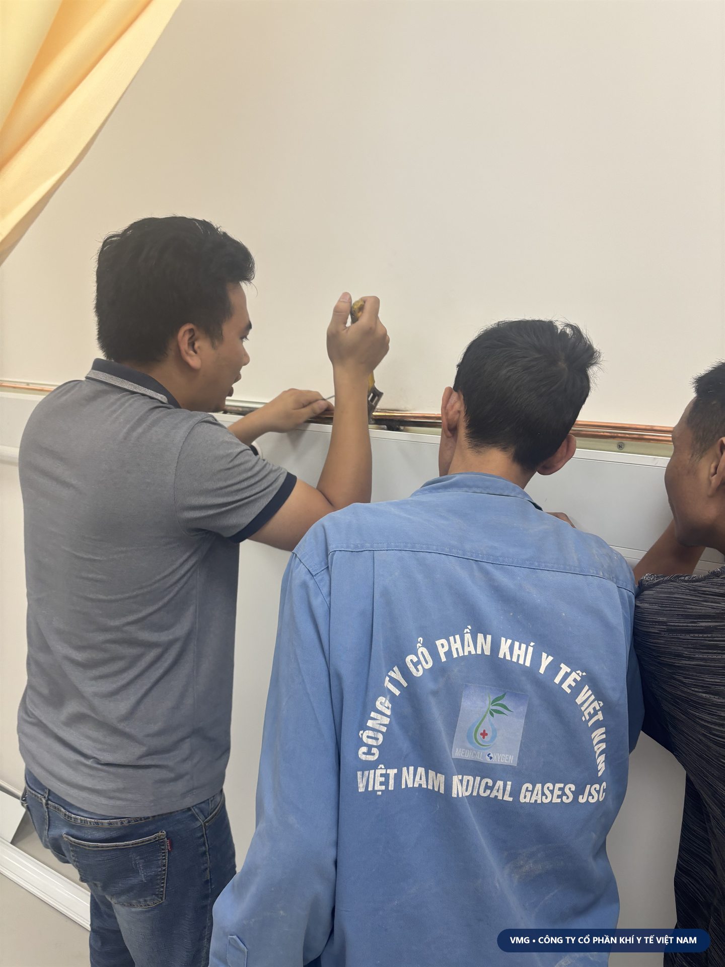 Lắp đặt thiết bị đầu cuối tại Bệnh viện Đại học Phenikaa